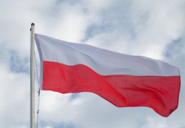 O natychmiastowe postawienie przed sad wszystkich zdrajcow Polski kolaborujacych z wrogimi narodami i opluwajacych Polske na obradach Unii Europejskiej i na kontra demonstracjach
